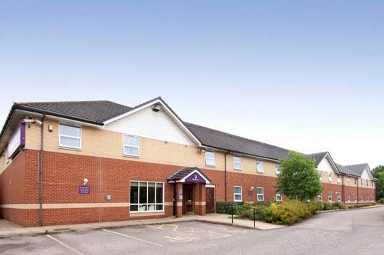 Premier Inn Bradford South Cleckheaton Exterior photo